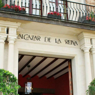 Escapada con Masaje, Sauna y Desayuno en Hotel Alcázar de la Reina 4* (Carmona, Sevilla)