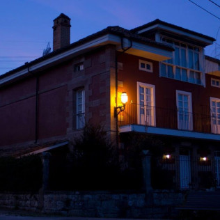 Escapada con Desayuno en Posada El Marqués de Trancadorio (La Virgen-Udías, Cantabria)