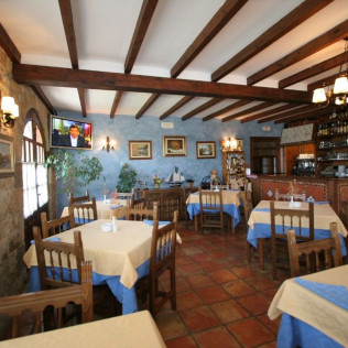 Escapada de 2 Noches en Habitación Superior con Bañera de Hidromasaje y Cena en Posada El Solar 3* (Galizano, Cantabria)
