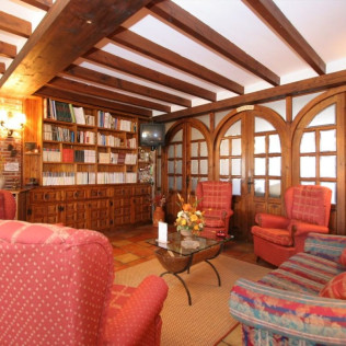 Escapada de 2 Noches en Habitación Superior con Bañera de Hidromasaje y Cena en Posada El Solar 3* (Galizano, Cantabria)