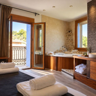 Escapada en Habitación con Bañera de Hidromasaje y Desayuno en Posada Guadalupe (Monroyo, Teruel)