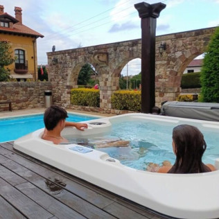 Escapada en Habitación Doble con Bañera de Hidromasaje y Desayuno en Posada La Leyenda (Cantabria)
