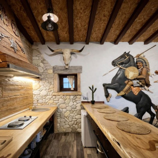 Escapada Lejano Oeste: Escapada con Jacuzzi Privado en Posada La Leyenda (Santillana del Mar, Cantabria)