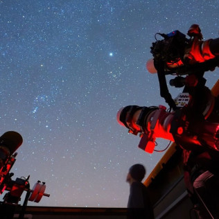 Cena con las Estrellas: Espectáculo Astronómico y Cena (Prades, Tarragona)