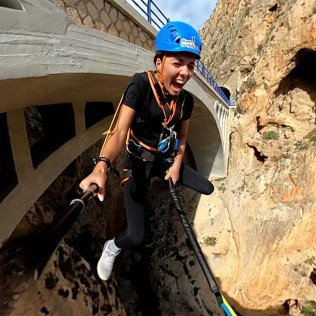 Puenting en el Puente de las Siete Lunas o el Puente de Mascarat (Alicante)