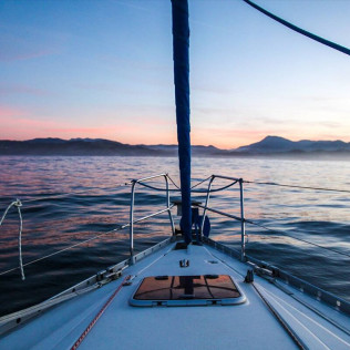 Puesta de Sol en Velero Privado para dos (Getaria, Guipúzcoa)