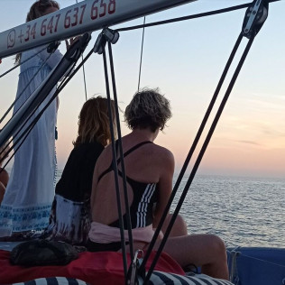 Puesta de Sol en Velero Privado con Copa de Cava y Fruta para dos (Puerto de Andratx, Mallorca)