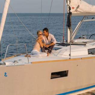 Puesta de Sol Romántica en Velero Privado para dos (Barcelona)