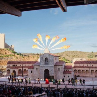 Entrada Combinada Plata: Parque Puy du Fou España y Espectáculo Nocturno "El Sueño de Toledo" (Toledo)