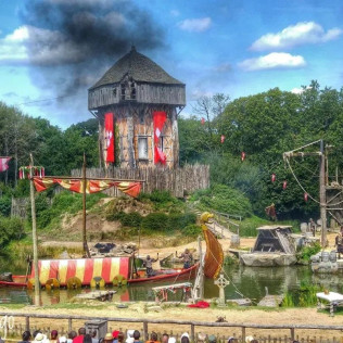 Entrada Combinada Plata: Parque Puy du Fou España y Espectáculo Nocturno "El Sueño de Toledo" (Toledo)