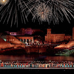 Entrada Combinada Plata: Parque Puy du Fou España y Espectáculo Nocturno "El Sueño de Toledo" (Toledo)