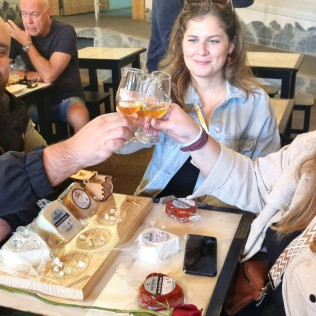 Visita Turística: Visita y Degustación de Queso en Quesería Montesdeoca (Adeje, Santa Cruz de Tenerife)