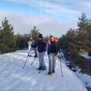 Ruta con Raquetas de Nieve Bajo la Luna Llena en Sierra Nevada (Granada)