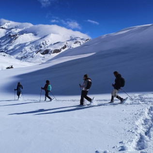 Raquetas de Nieve en el Pirineo Aragonés (Valle de Ordesa o Valle del Tena, Huesca)