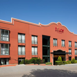 Escapada con Comida o Cena en Dolce by Wyndham Barcelona Resort 4* Sup (Sant Esteve Sesrovires, Barcelona)