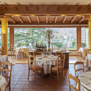 Escapada en Hotel 4* y Vuelo en Globo y Cava por la Garrotxa (Girona)