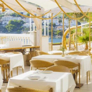 Cena o Comida Gastronómica para dos en Restaurant Els Brancs del Hotel Vistabella 5* (Roses, Girona)