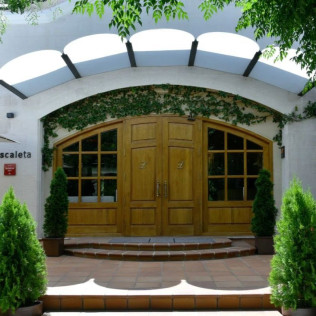 Experiencia Michelín: Escapada en ABBI Suites Casa Rural, Suites & Spa con Comida o Cena en Resturante L'Escaleta (Bocairent, Valencia)