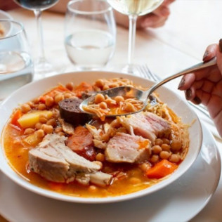 Menú Cocido Madrileño para dos en Restaurante El Café de la Ópera (Madrid)