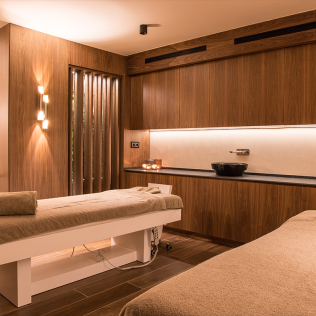 Circuito Spa en OASIS Wellness & Spa, Masaje y Comida en SOFIA Bar & Tapas para dos en Grand Hyatt Barcelona 5* (Barcelona)