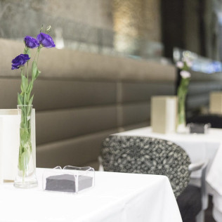 Comida o Cena para 3 personas en el Restaurante Malvar del Hospes Puerta de Alcalá 5* (Madrid)
