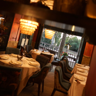 Cena gourmet para dos en el Restaurante Laboca del Hotel La Malvasía 4* (El Rocío, Huelva)