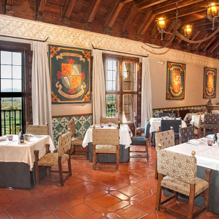 Mesa para dos: Comida o Cena para dos personas en Parador de Alcañiz (Teruel)