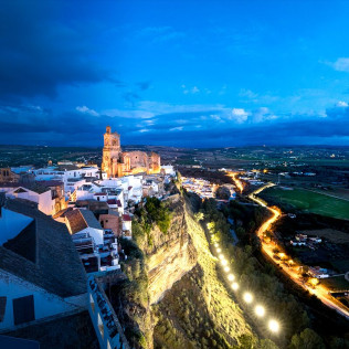 Mesa para dos: Comida o Cena para dos personas en Parador de Arcos de la Frontera (Cádiz)