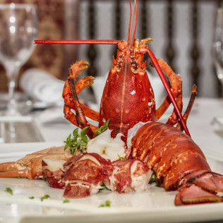Mesa para dos: Comida o Cena para dos personas en Parador de Cangas de Onís (Asturias)
