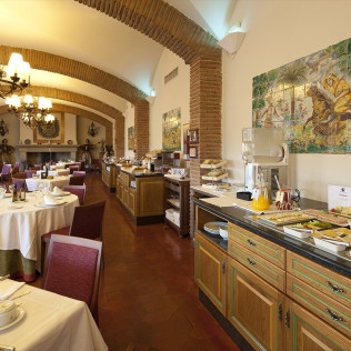 Mesa para dos: Comida o Cena para dos personas en Parador de Benavente (Zamora)