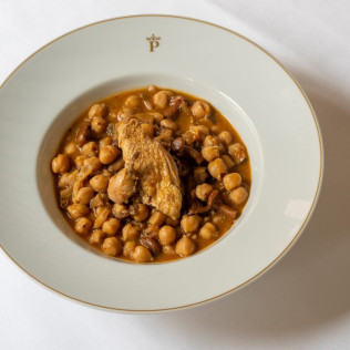 Mesa para dos: Comida o Cena para dos personas en Parador de Chinchón (Madrid)