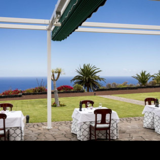 Mesa para dos: Comida o Cena para dos personas en Parador de La Palma (Santa Cruz de Tenerife)