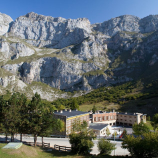 Mesa para dos: Comida o Cena para dos personas en Parador de Fuente Dé (Cantabria)