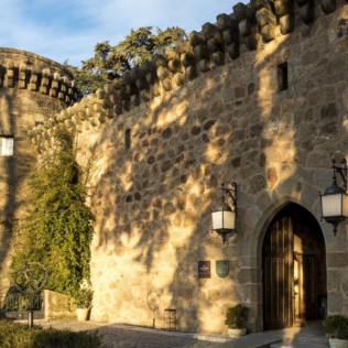 Mesa para dos: Comida o Cena para dos personas en Parador de Jarandilla de la Vera (Cáceres)