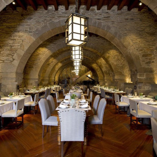 Mesa para dos: Comida o Cena para dos personas en Parador de Santiago de Compostela 5* GL (A Coruña)
