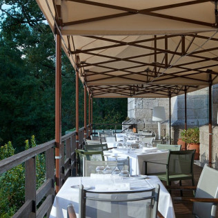 Mesa para dos: Comida o Cena para dos personas en Parador de Santo Estevo (Ourense)