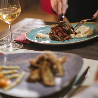 Experiencia Gourmet: Escapada en ABBI Suites Casa Rural, Suites & Spa con Cena en Restaurante Pinar Gastronòmic (Bocairent, Valencia)