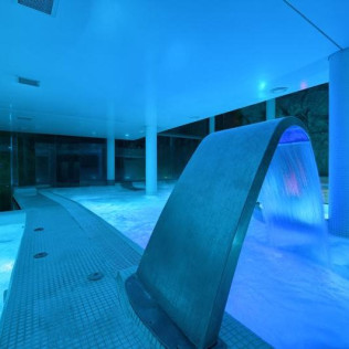 Circuito Spa, Masaje Manual, Comida o Cena en Restaurante Río Deva para dos en Balneario la Hermida 4* (Cantabria)
