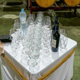 Ruta Enoturística con Visita a Bodega Vinícola de Arganda y Cata para dos (Arganda del Rey, Madrid)