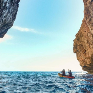 Ruta de las Cuevas Es Canutells en Kayak Doble para dos (Menorca)