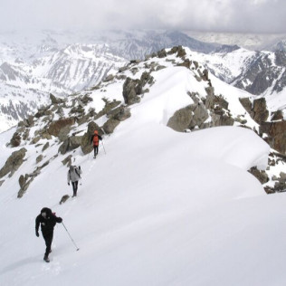 Ruta en Raquetas de Nieve para dos en el Parque Natural de Ubiñas (Asturias)