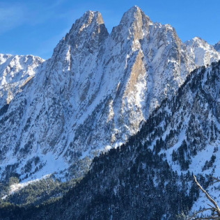 Ruta con Raquetas de Nieve por el Estany de Sant Maurici (Lleida)