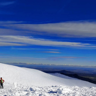 Ruta en Raquetas de Nieve, Construcción de Iglús y Paseo en Trineo (Madrid)