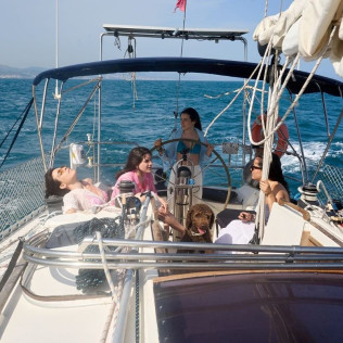 Salida Privada en Barco por el Skyline de Barcelona (Badalona, Barcelona)