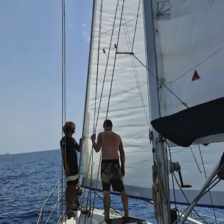 Salida en Velero de Día o Puesta de Sol (Barcelona)