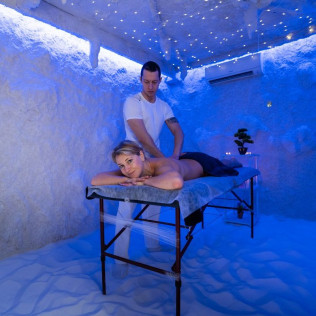 Masaje en Cueva de Sal en SalSana (Barcelona)