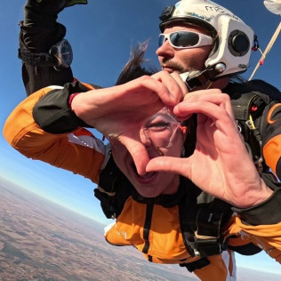 Salto Tándem en Paracaídas para dos desde 4500 metros (Casas de Los Pinos, Cuenca)