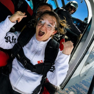 Salto Tándem de 4000 Metros con Opción de Fotos y Vídeo (Lasclaveries, Francia)