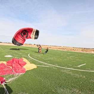 Salto Tándem en Paracaídas desde 4500 metros (Casas de Los Pinos, Cuenca)