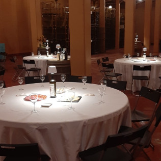 Visita a Bodega y Cata de Vino para dos en Hacienda Villarta (Escalona, Toledo)